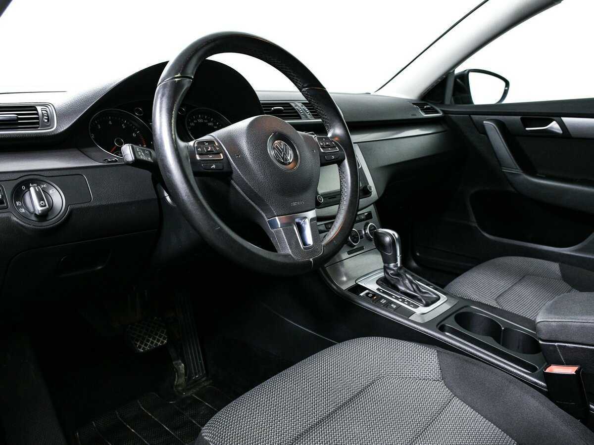 Volkswagen Passat 2013 года с пробегом. Фото: #12