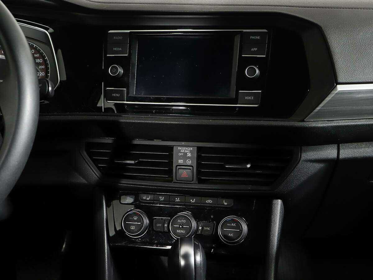 Volkswagen Jetta 2019 года с пробегом. Фото: #11