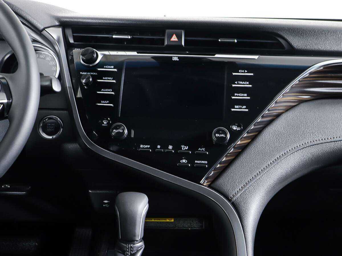 Toyota Camry 2018 года с пробегом. Фото: #11