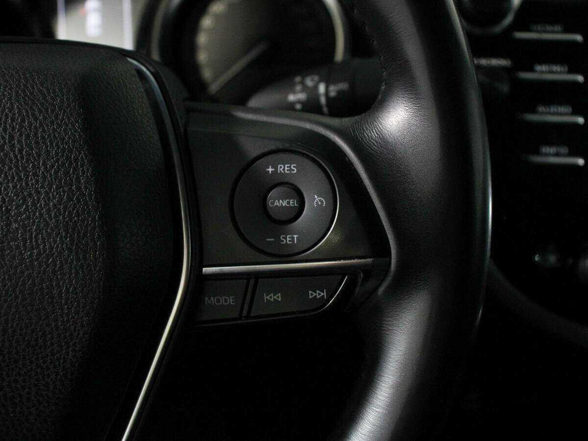 Toyota Camry 2020 года с пробегом. Фото: #19