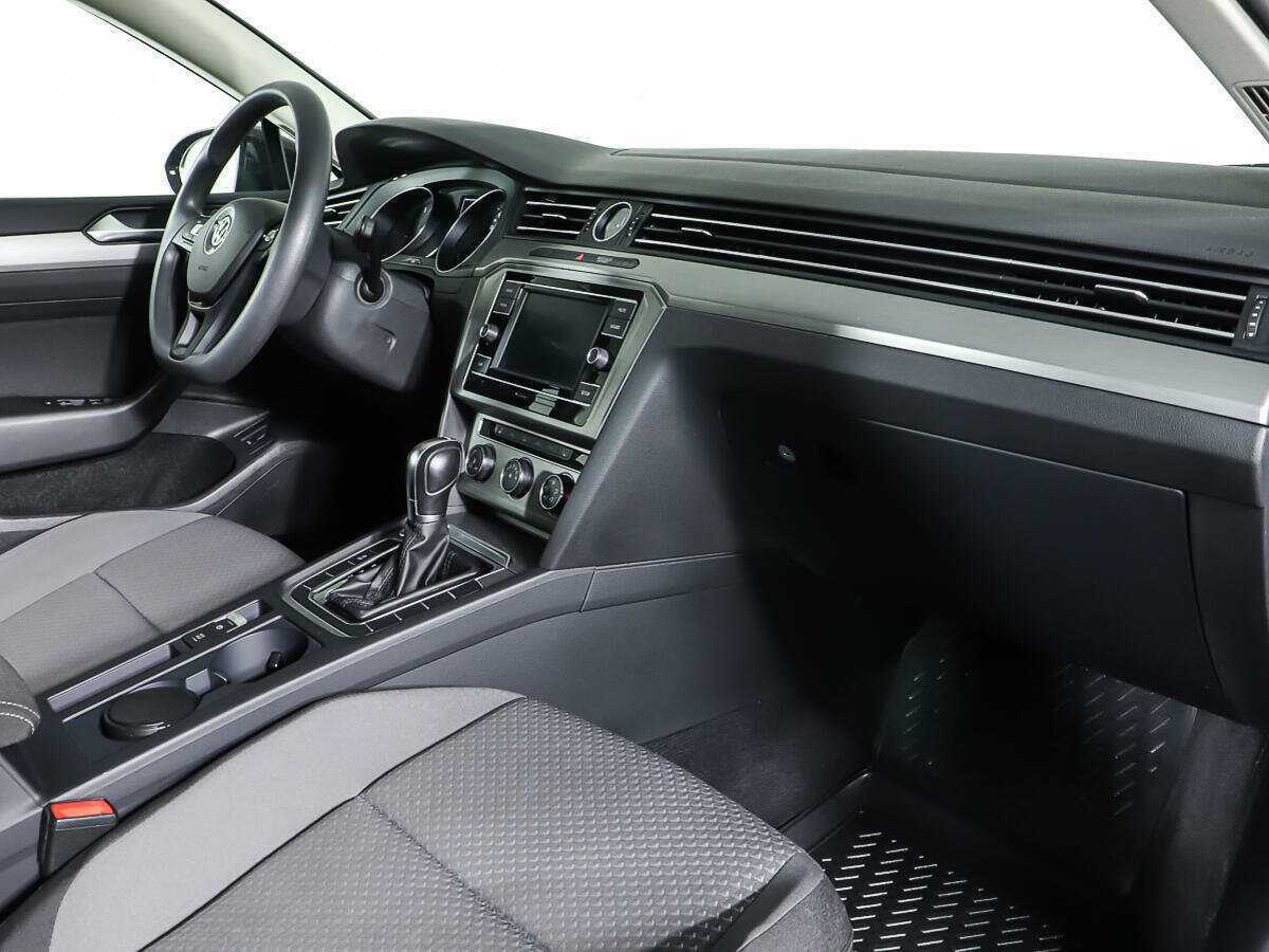 Volkswagen Passat 2017 года с пробегом. Фото: #9