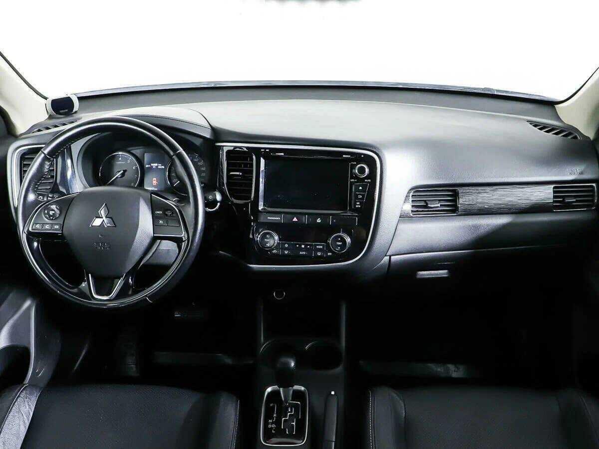 Mitsubishi Outlander 2016 года с пробегом. Фото: #10