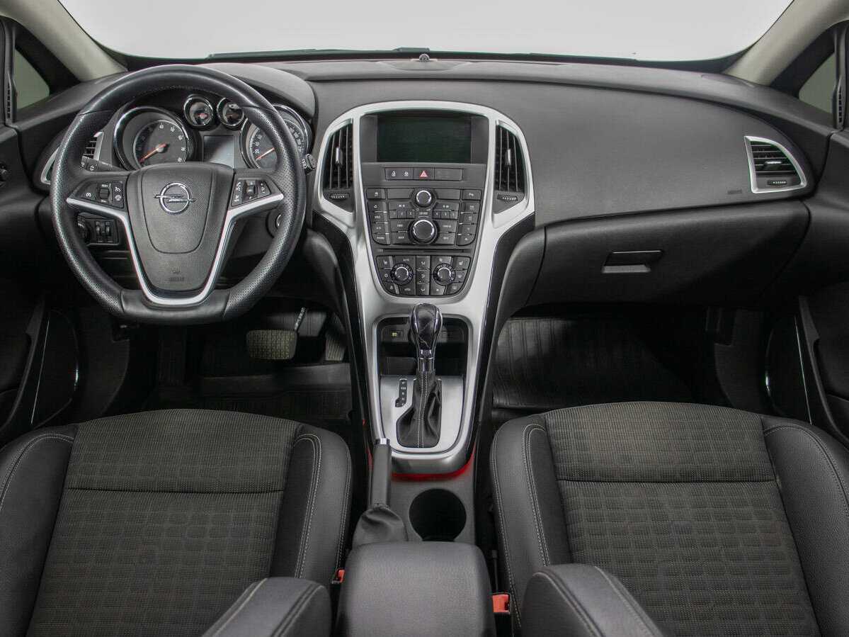 Opel Astra 2014 года с пробегом. Фото: #12
