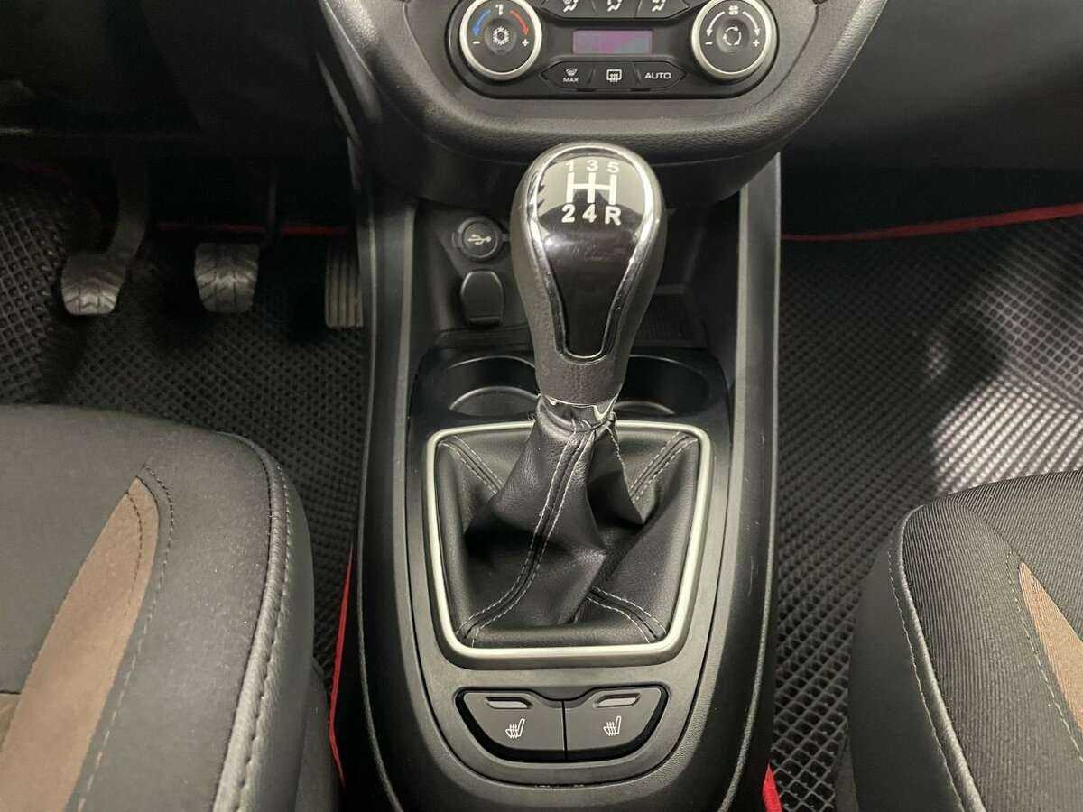 Lada (ВАЗ) Vesta 2017 года с пробегом. Фото: #12