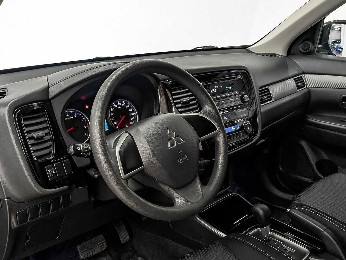 Mitsubishi Outlander 2018 года с пробегом. Фото: #13