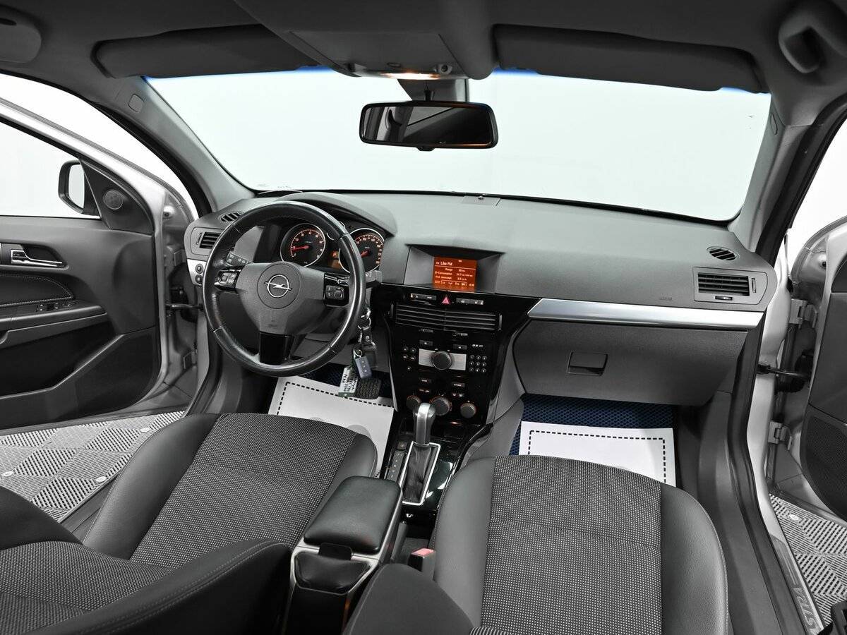 Opel Astra 2012 года с пробегом. Фото: #10