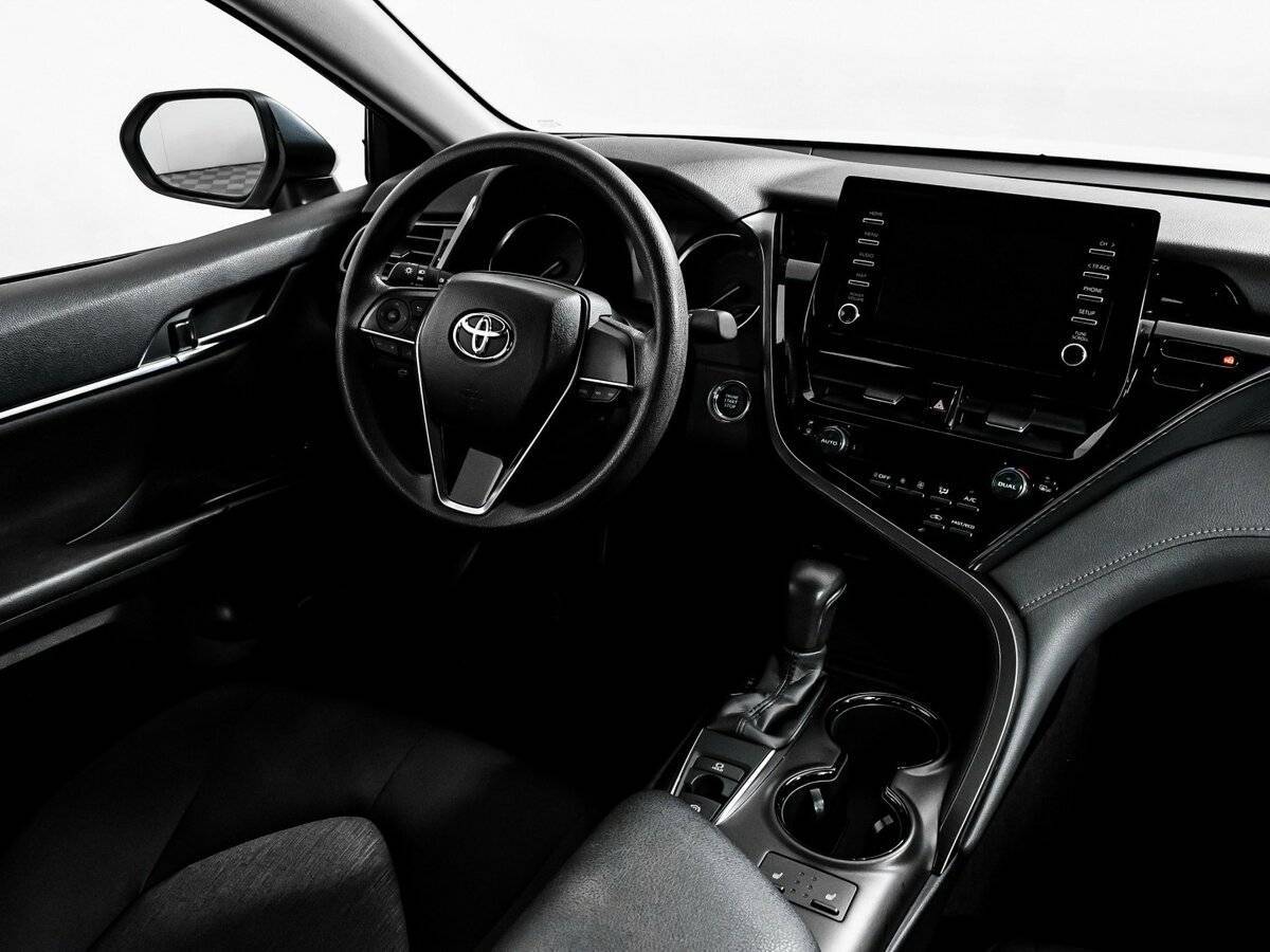 Toyota Camry 2021 года с пробегом. Фото: #8