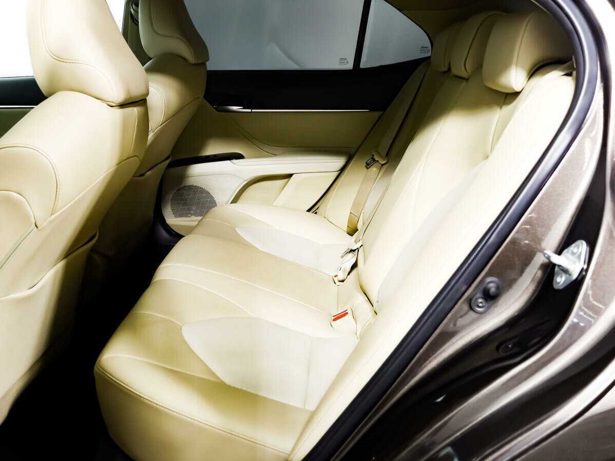 Toyota Camry 2020 года с пробегом. Фото: #11