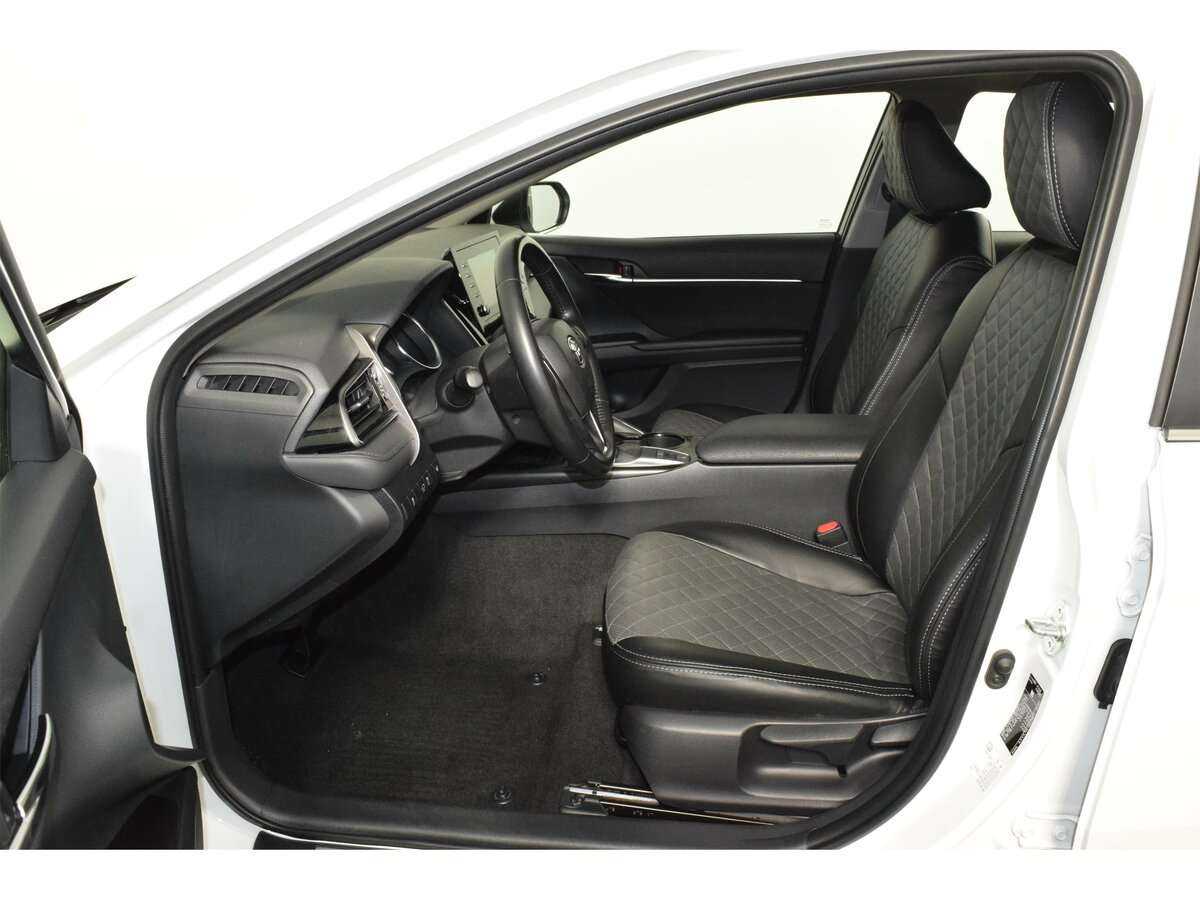 Toyota Camry 2021 года с пробегом. Фото: #13