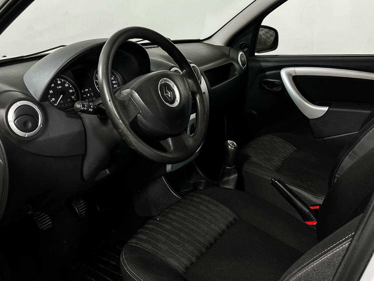 Renault Sandero 2013 года с пробегом. Фото: #5