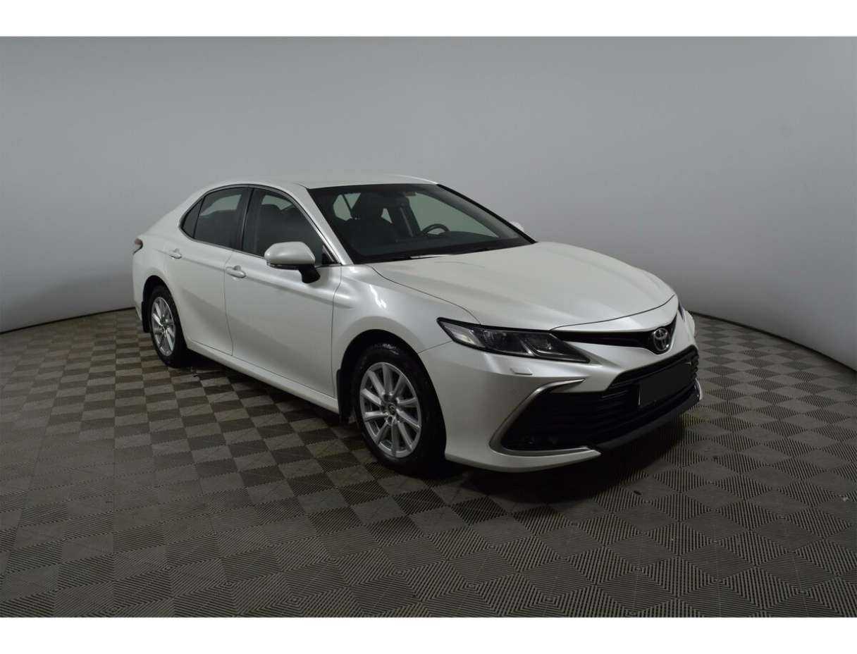 Toyota Camry 2021 года с пробегом. Фото: #2