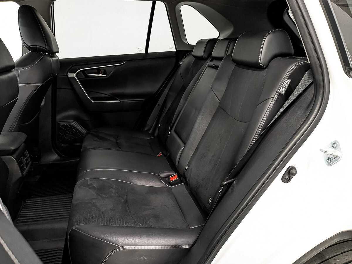 Toyota RAV4 2021 года с пробегом. Фото: #15