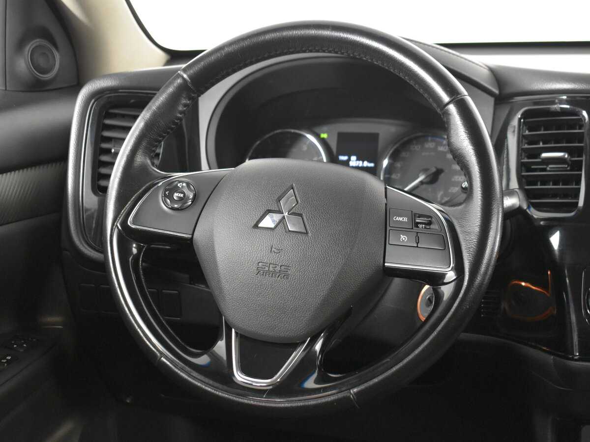 Mitsubishi Outlander 2017 года с пробегом. Фото: #9
