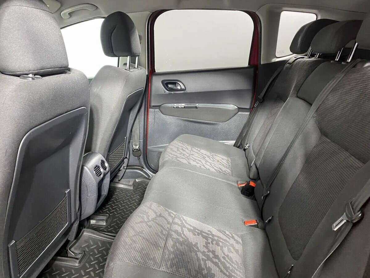 Peugeot 3008 2012 года с пробегом. Фото: #8