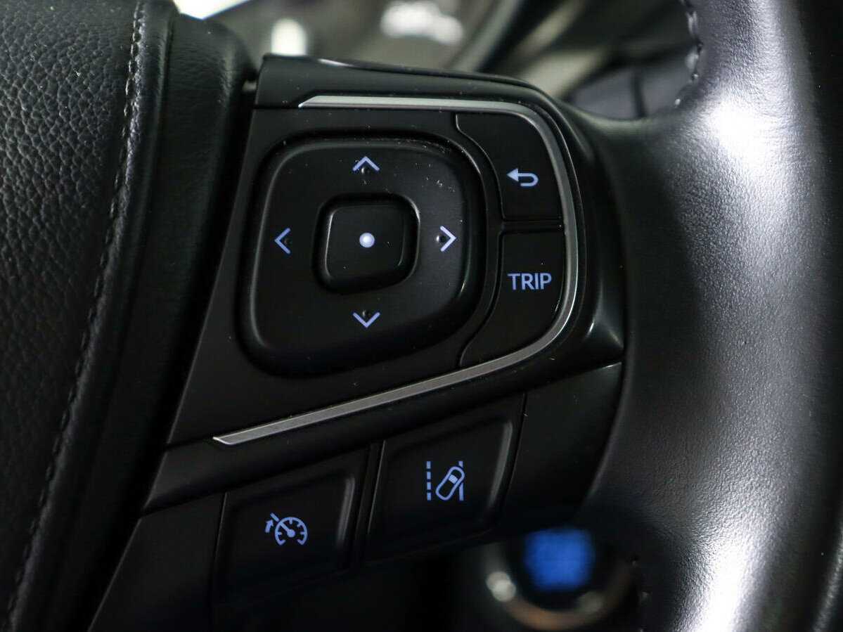 Toyota Avensis 2018 года с пробегом. Фото: #18