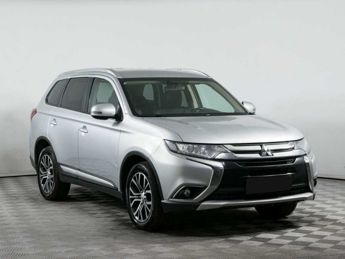Mitsubishi Outlander 2017 года с пробегом. Фото: #2