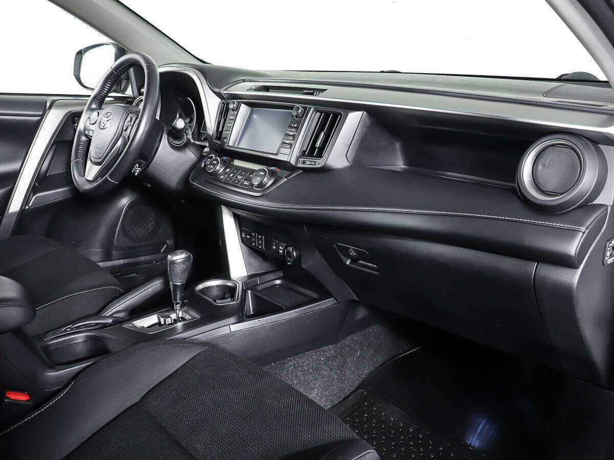 Toyota RAV4 2018 года с пробегом. Фото: #8