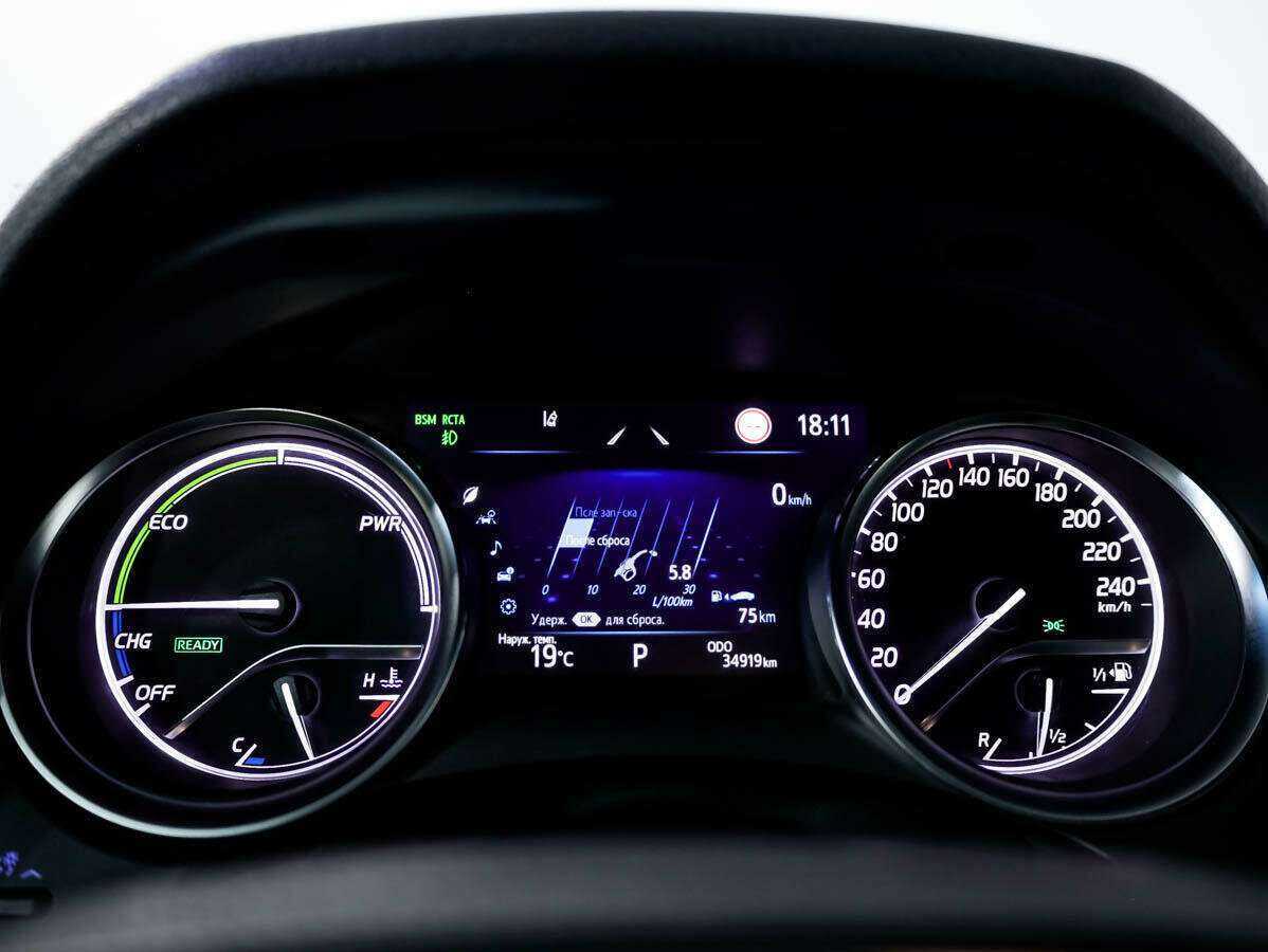 Toyota Camry 2021 года с пробегом. Фото: #9