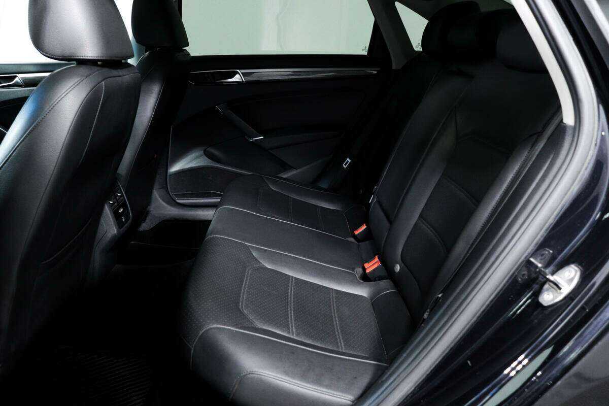 Volkswagen Passat 2017 года с пробегом. Фото: #11