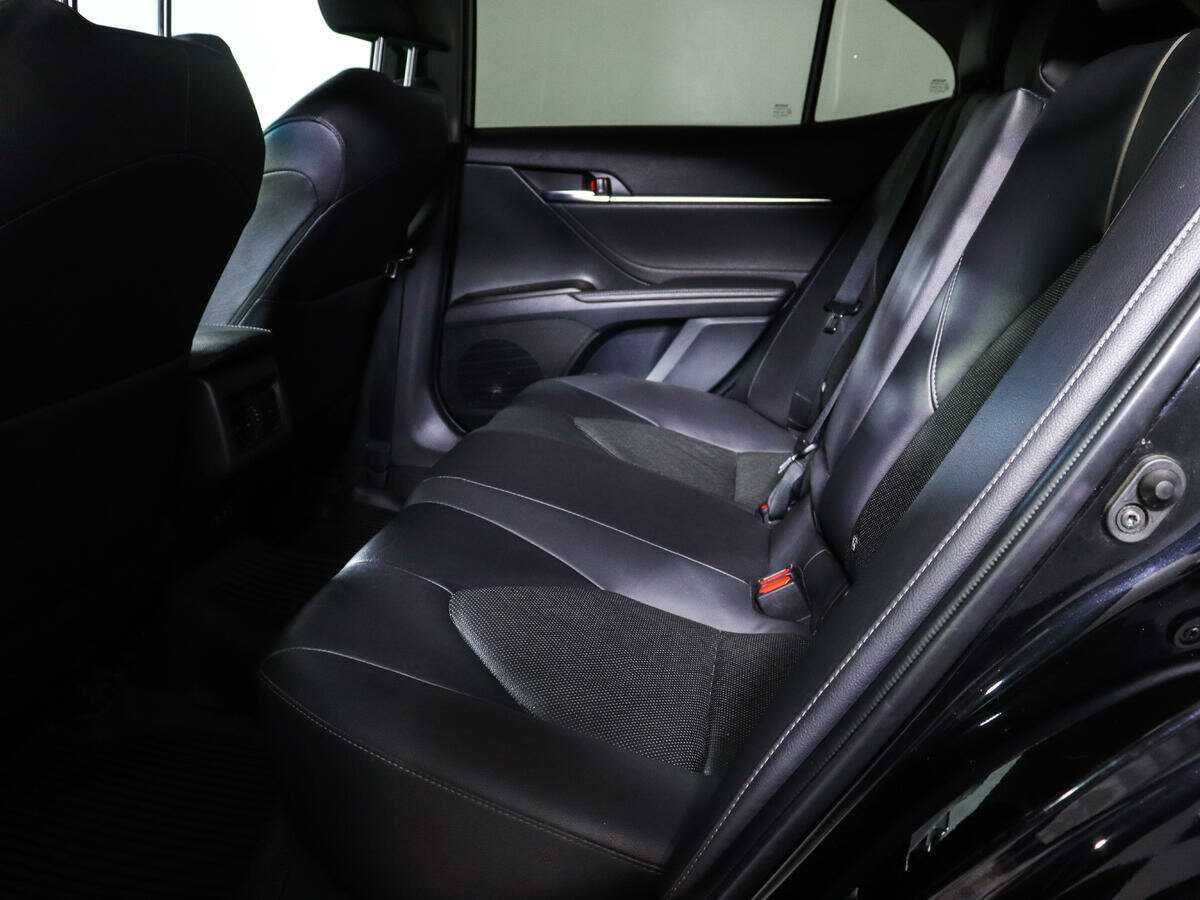 Toyota Camry 2021 года с пробегом. Фото: #9