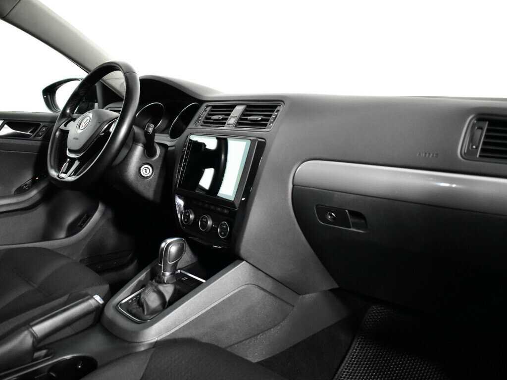 Volkswagen Jetta 2015 года с пробегом. Фото: #5