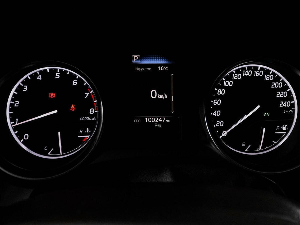 Toyota Camry 2018 года с пробегом. Фото: #10