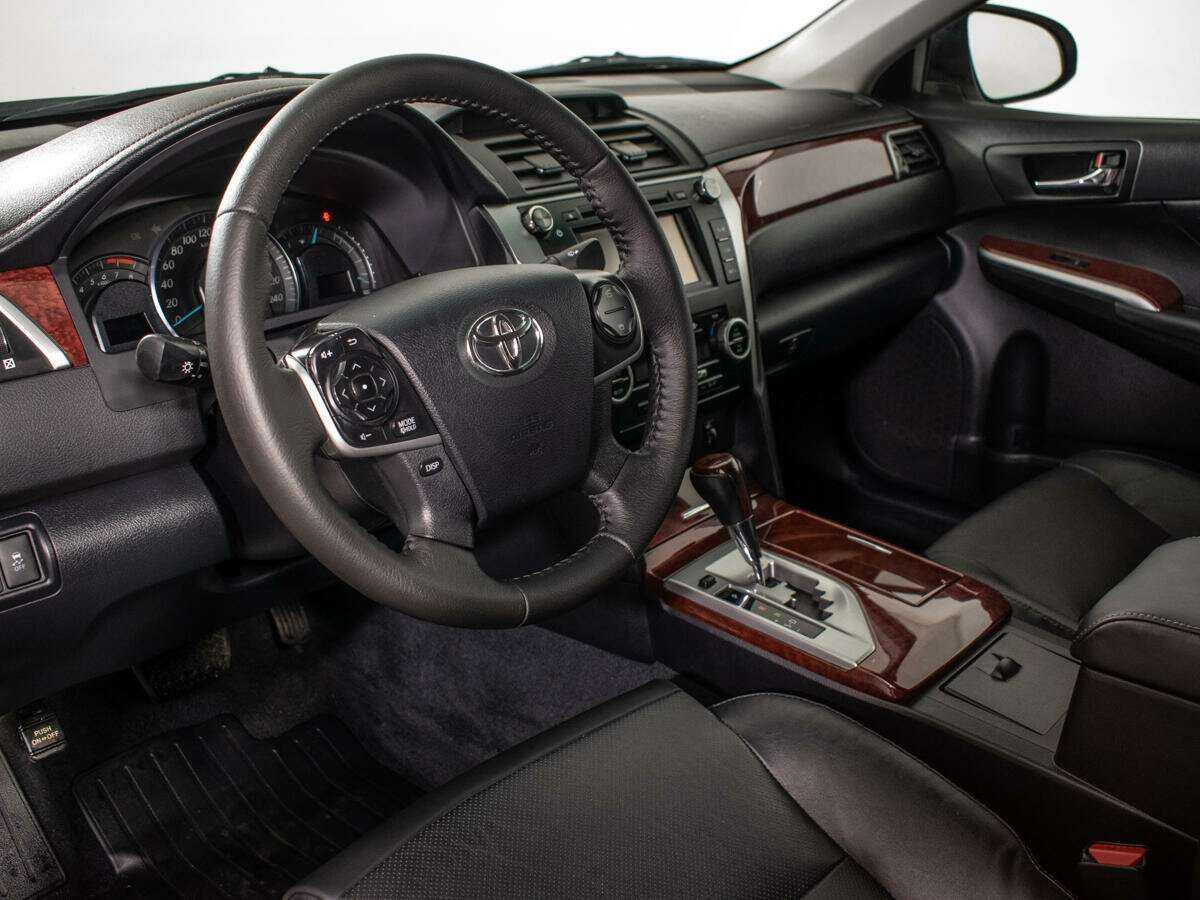 Toyota Camry 2014 года с пробегом. Фото: #12