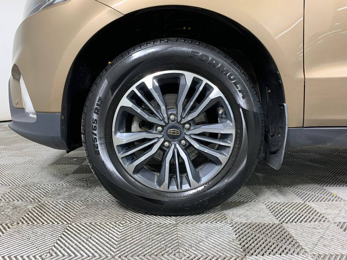 Geely Emgrand X7 2020 года с пробегом. Фото: #8
