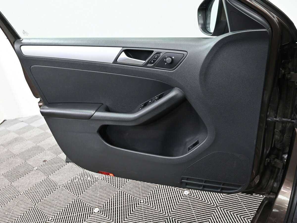 Volkswagen Jetta 2013 года с пробегом. Фото: #9