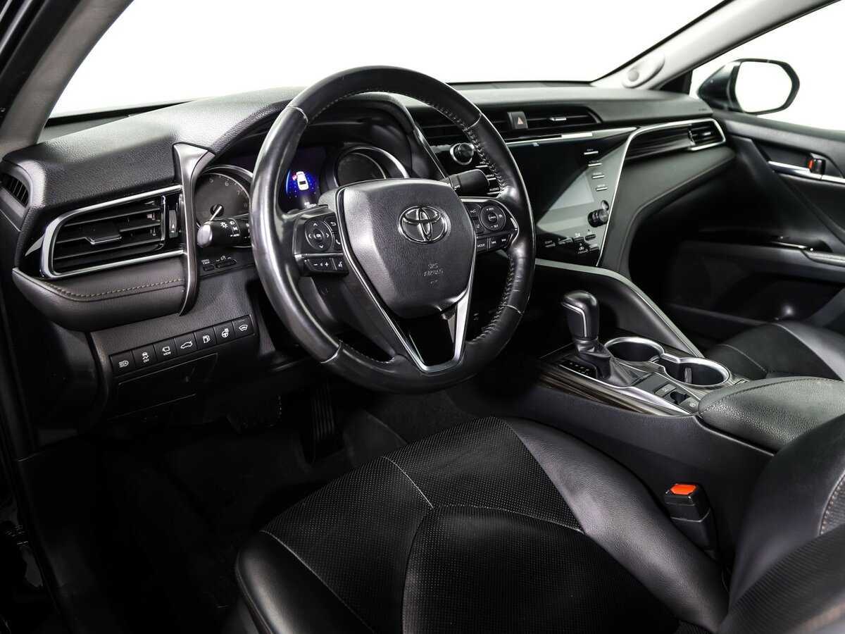 Toyota Camry 2018 года с пробегом. Фото: #11