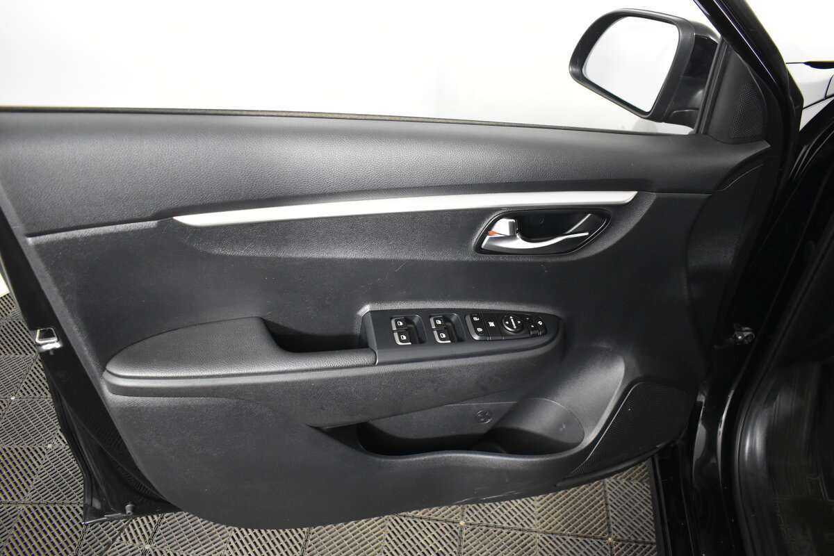 Kia Rio 2021 года с пробегом. Фото: #12