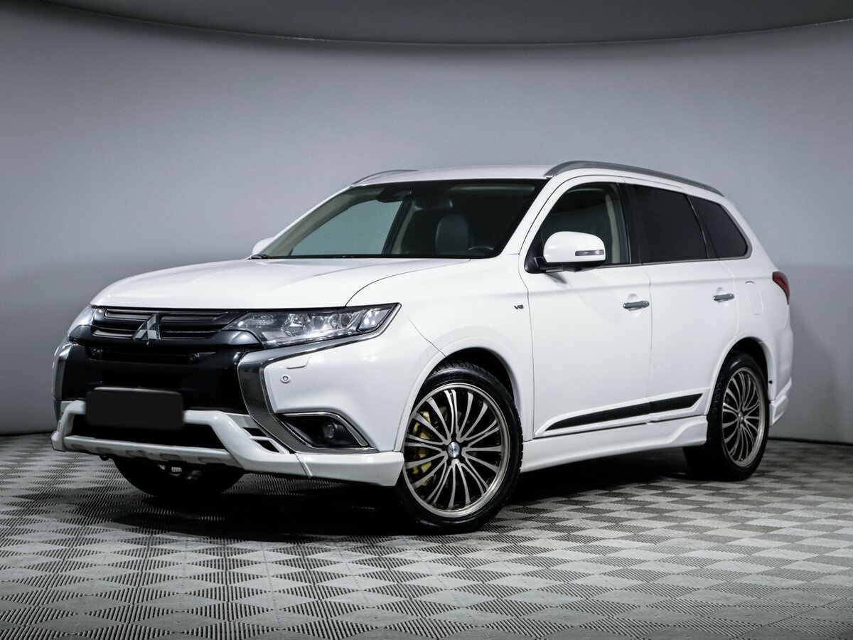 Mitsubishi Outlander 2018 года с пробегом. Посмотреть фото