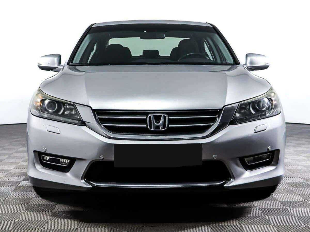 Honda Accord 2013 года с пробегом. Фото: #1