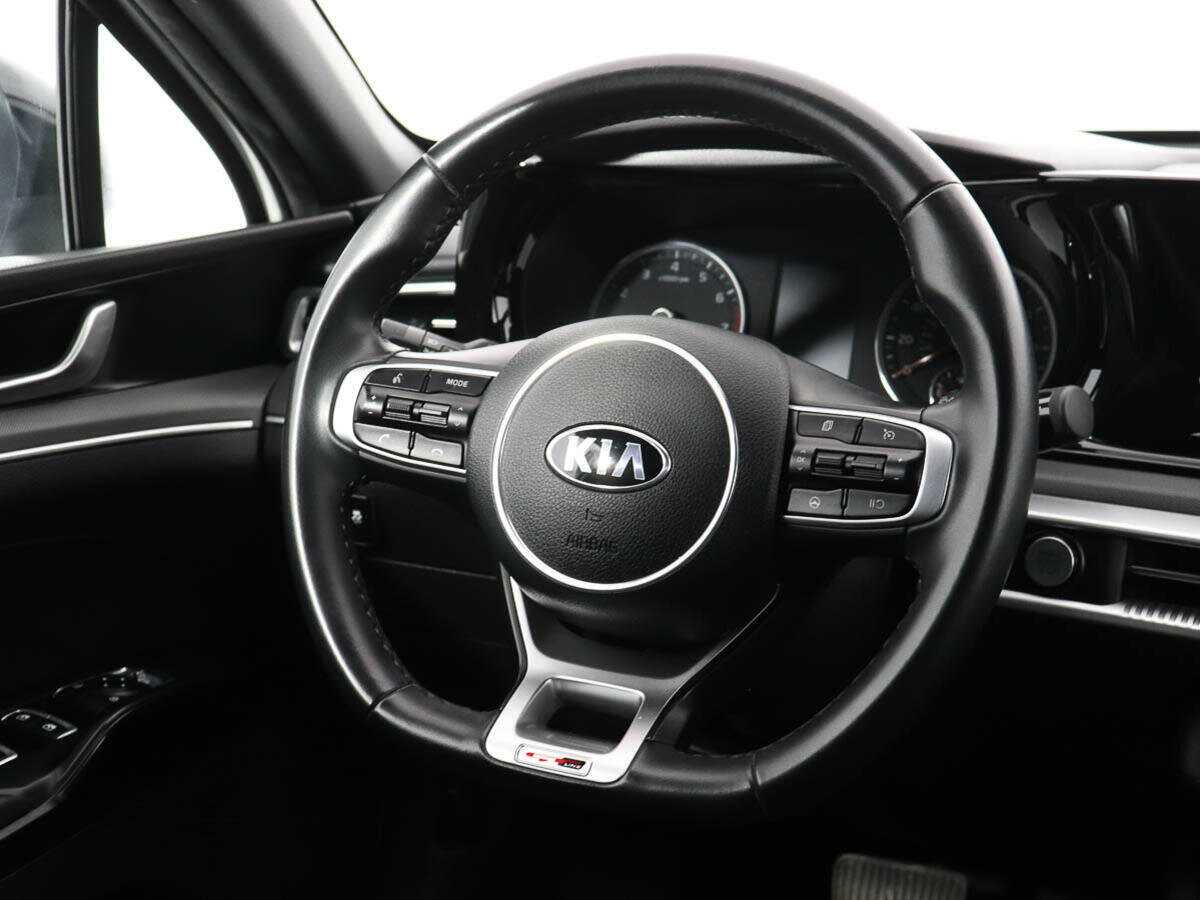 Kia K5 2021 года с пробегом. Фото: #14