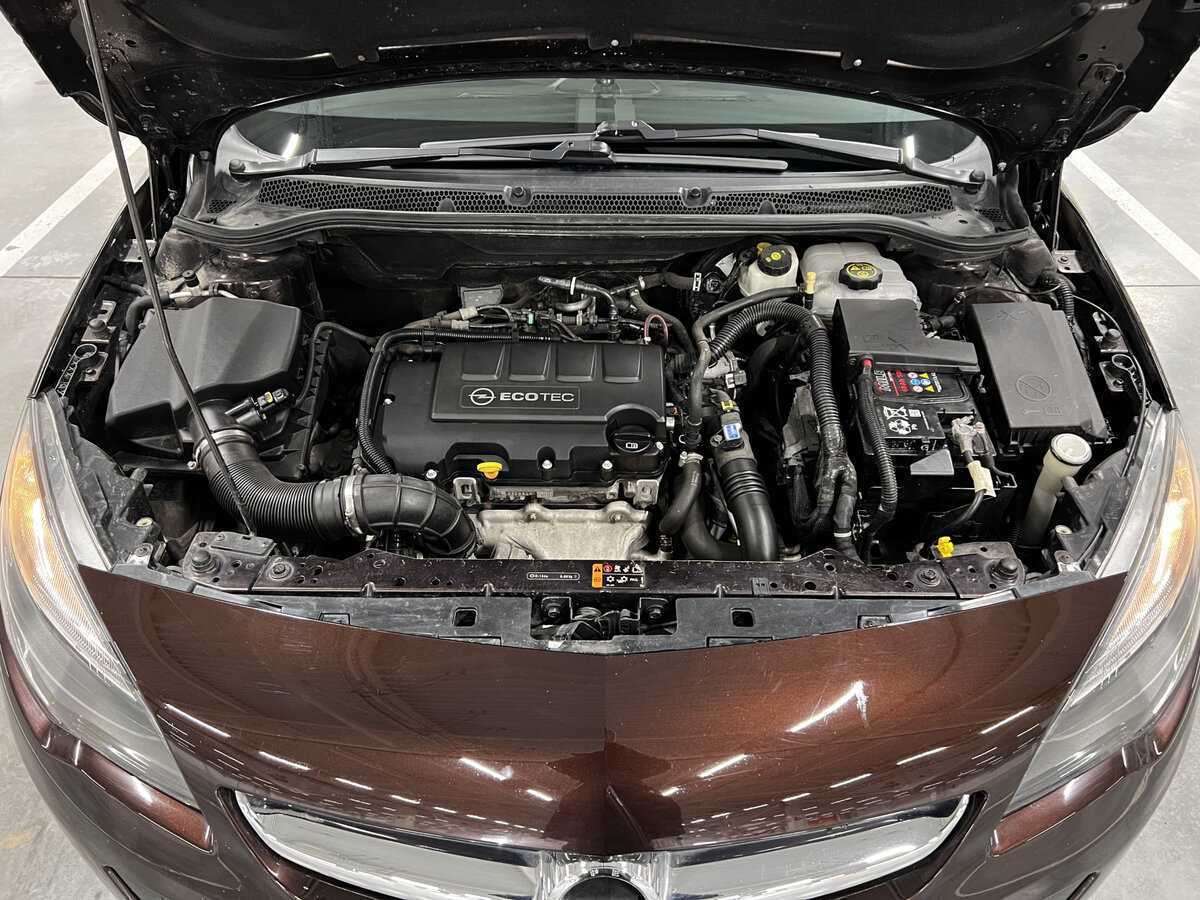 Opel Astra 2013 года с пробегом. Фото: #8