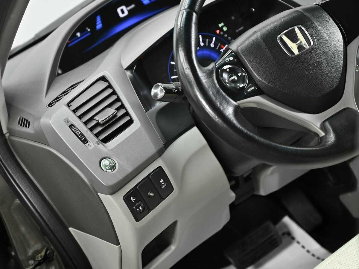 Honda Civic 2012 года с пробегом. Фото: #8