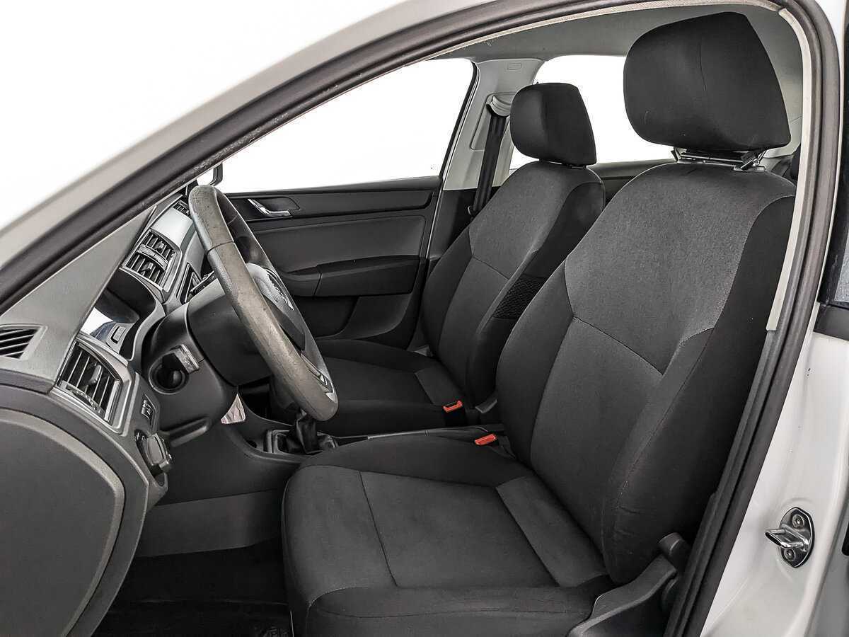Skoda Rapid 2017 года с пробегом. Фото: #17