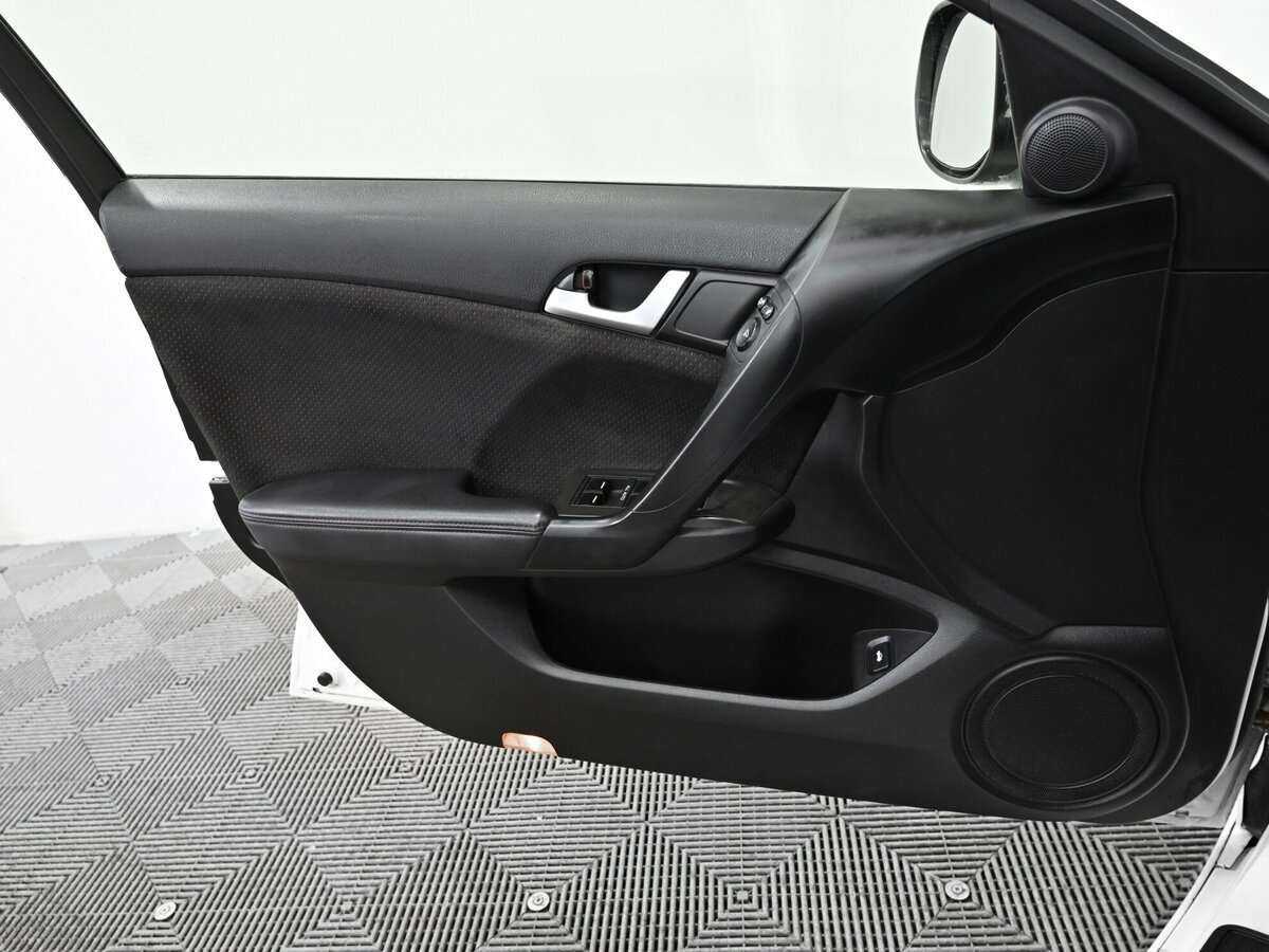 Honda Accord 2012 года с пробегом. Фото: #8