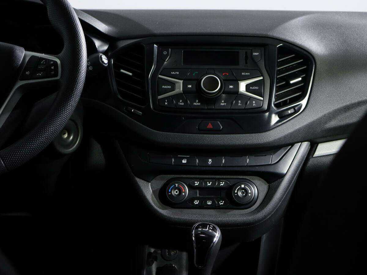 Lada (ВАЗ) Vesta 2019 года с пробегом. Фото: #10