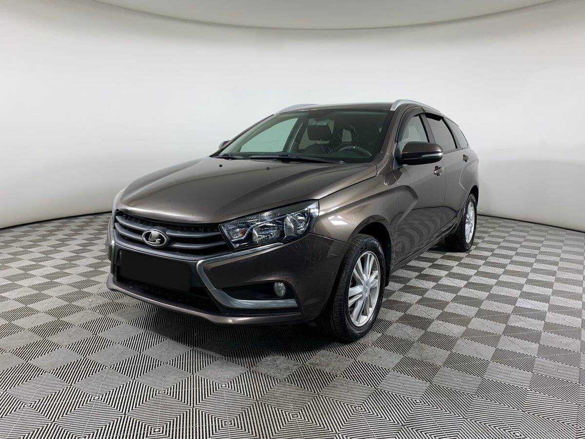 Lada (ВАЗ) Vesta 2018 года с пробегом. Посмотреть фото