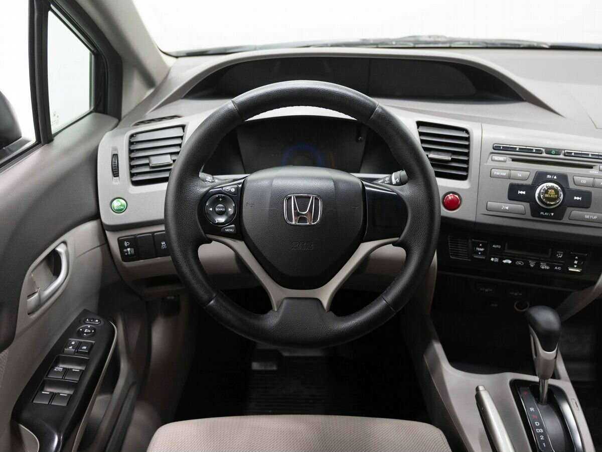 Honda Civic 2012 года с пробегом. Фото: #13