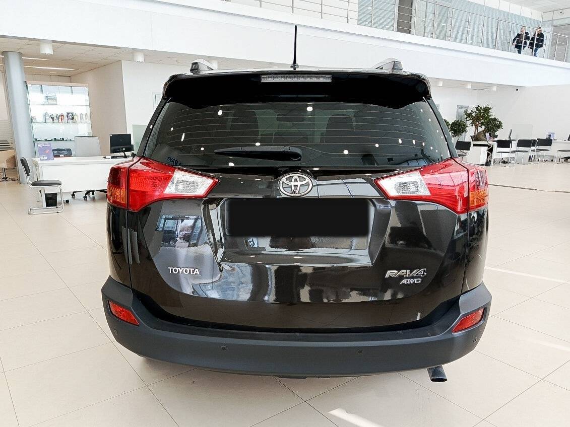Toyota RAV4 2015 года с пробегом. Фото: #5