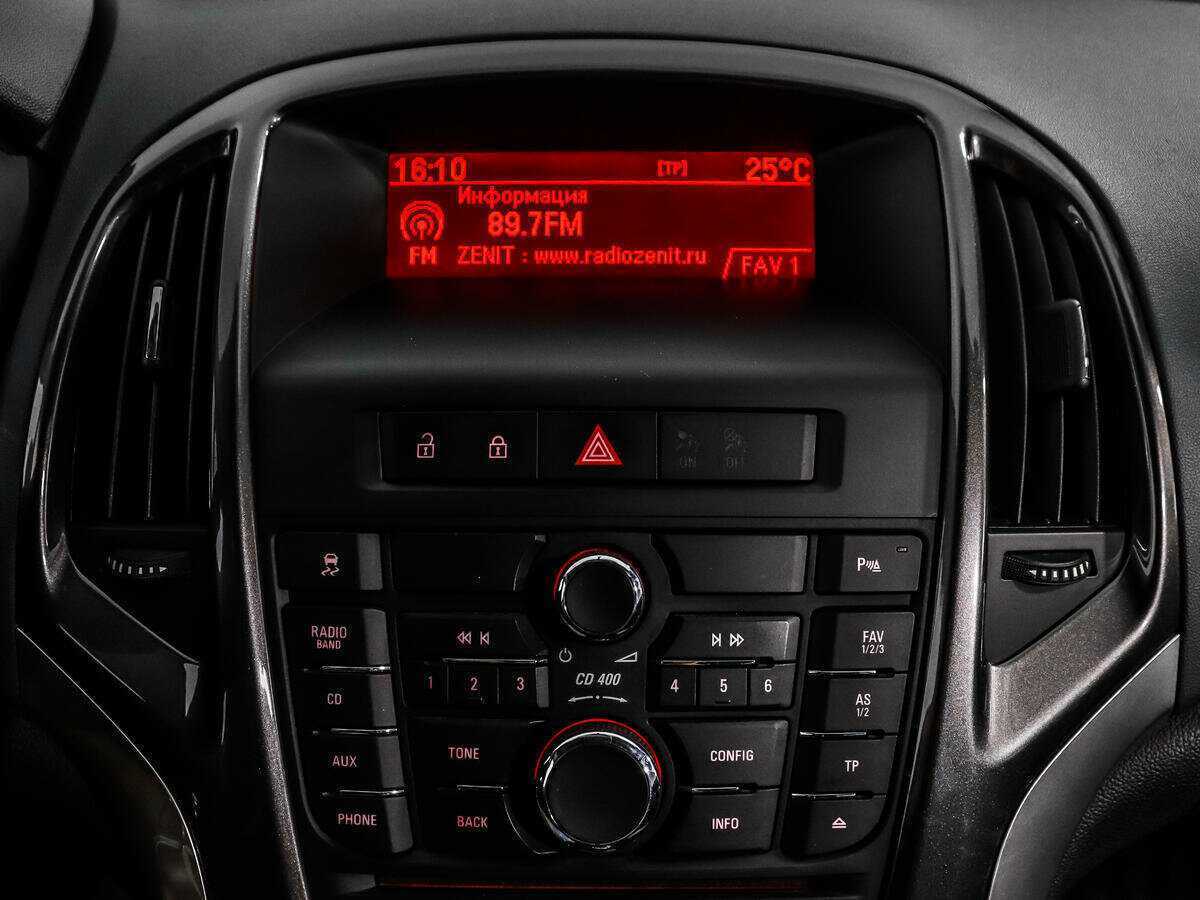 Opel Astra 2013 года с пробегом. Фото: #12