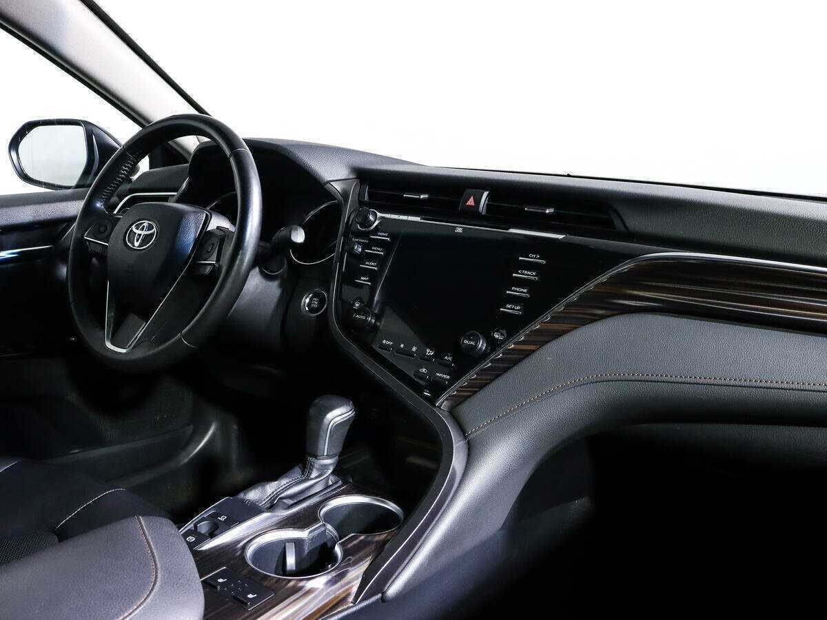 Toyota Camry 2018 года с пробегом. Фото: #6