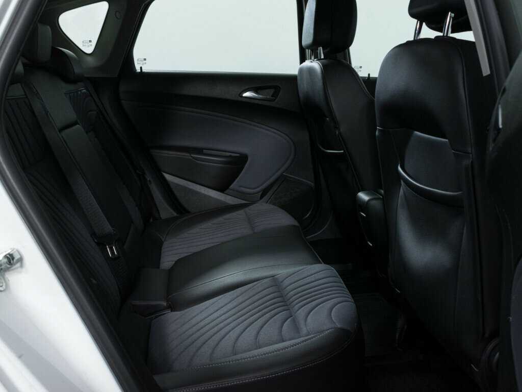 Opel Astra 2013 года с пробегом. Фото: #9