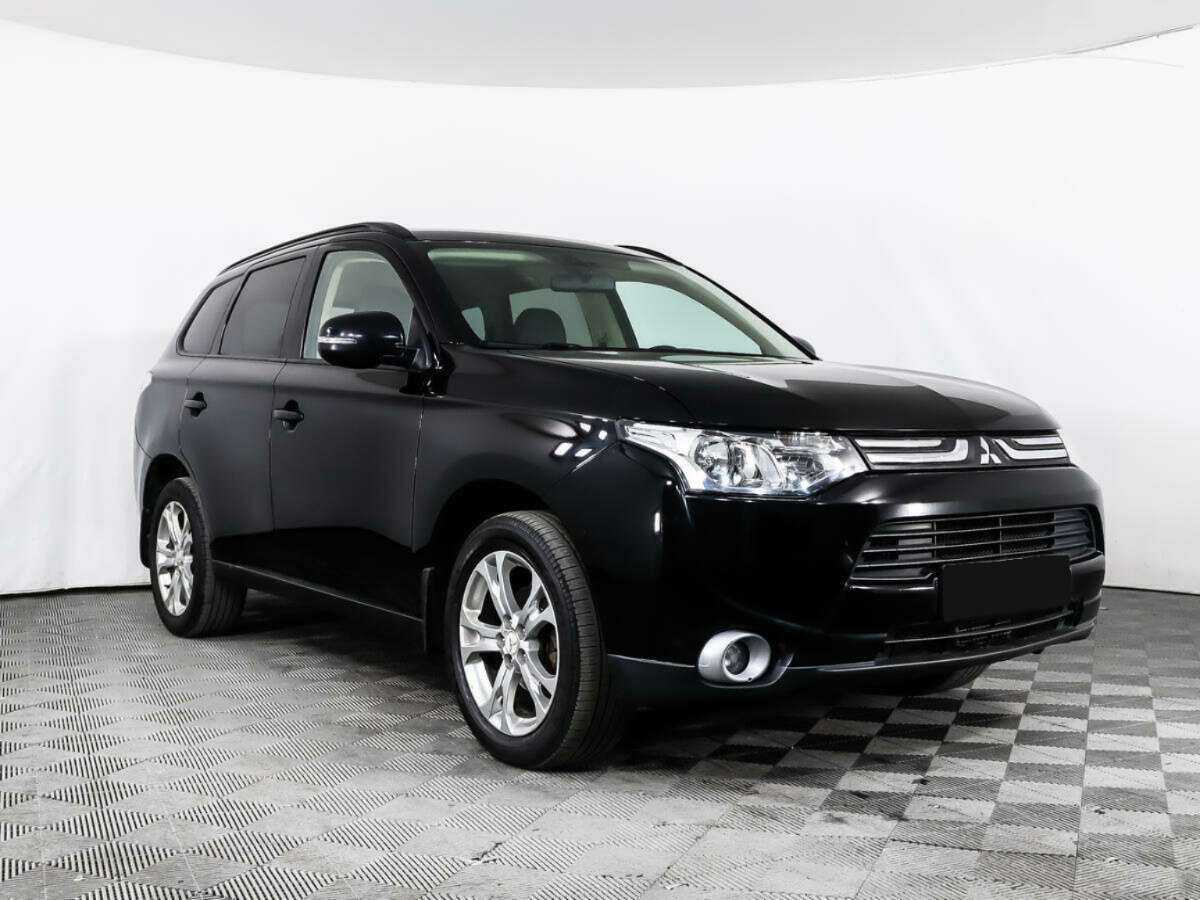 Mitsubishi Outlander 2013 года с пробегом. Фото: #2
