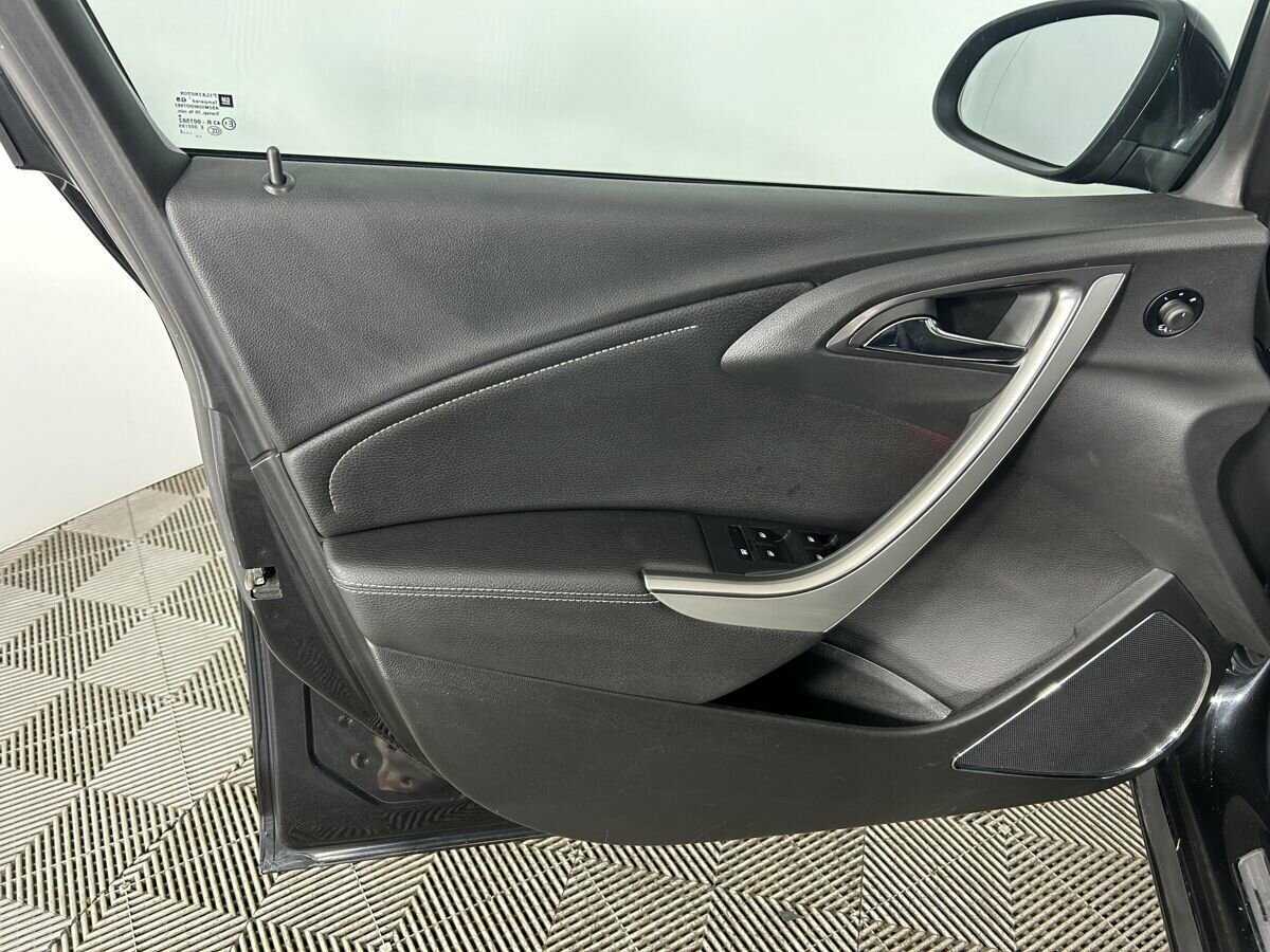 Opel Astra 2012 года с пробегом. Фото: #7