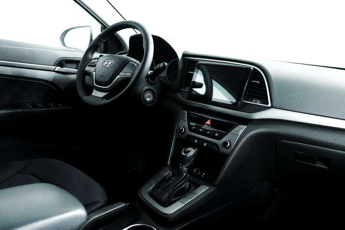 Hyundai Elantra 2018 года с пробегом. Фото: #8