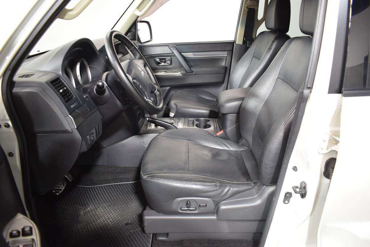 Mitsubishi Pajero 2014 года с пробегом. Фото: #5