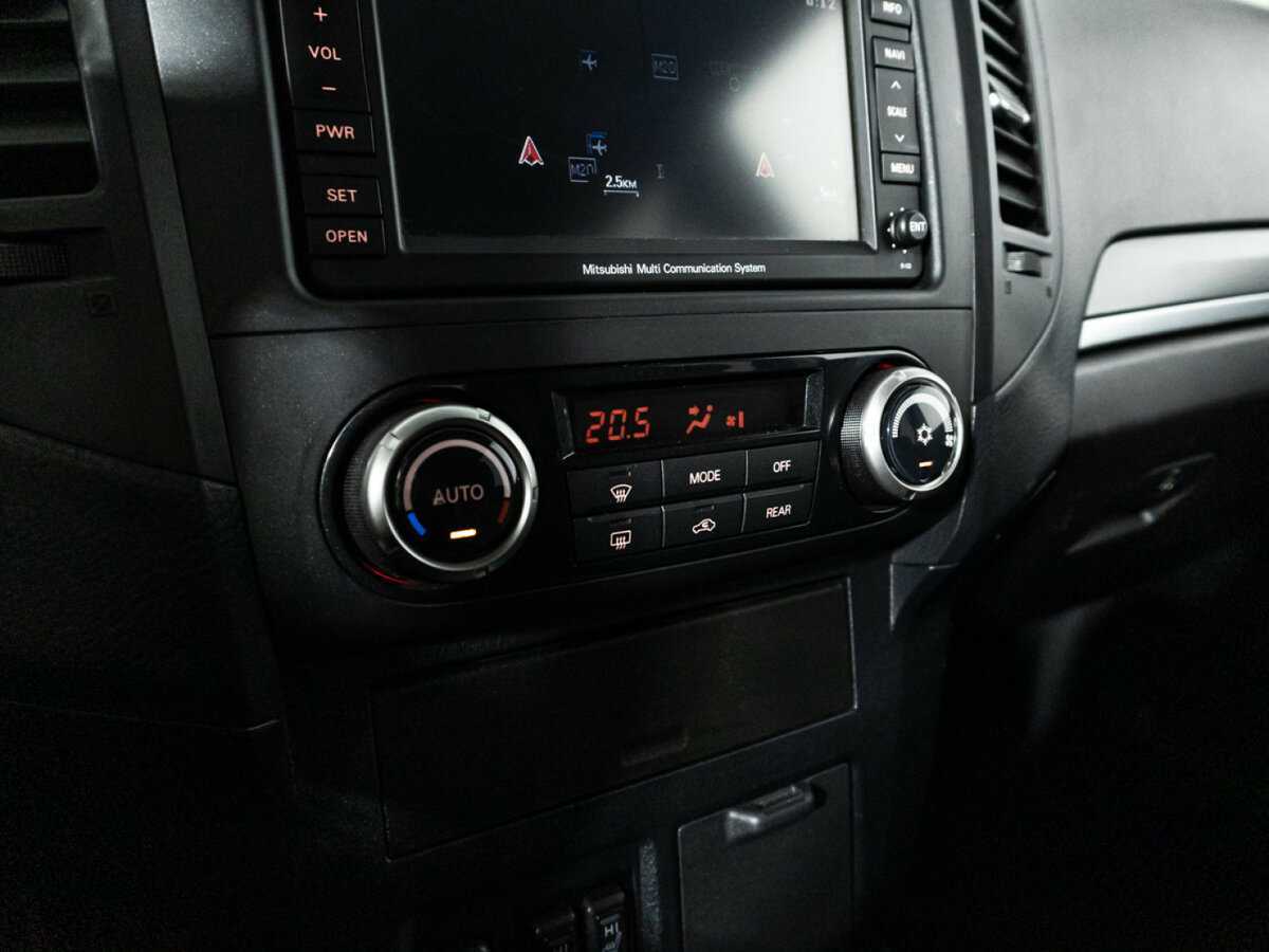 Mitsubishi Pajero 2012 года с пробегом. Фото: #15